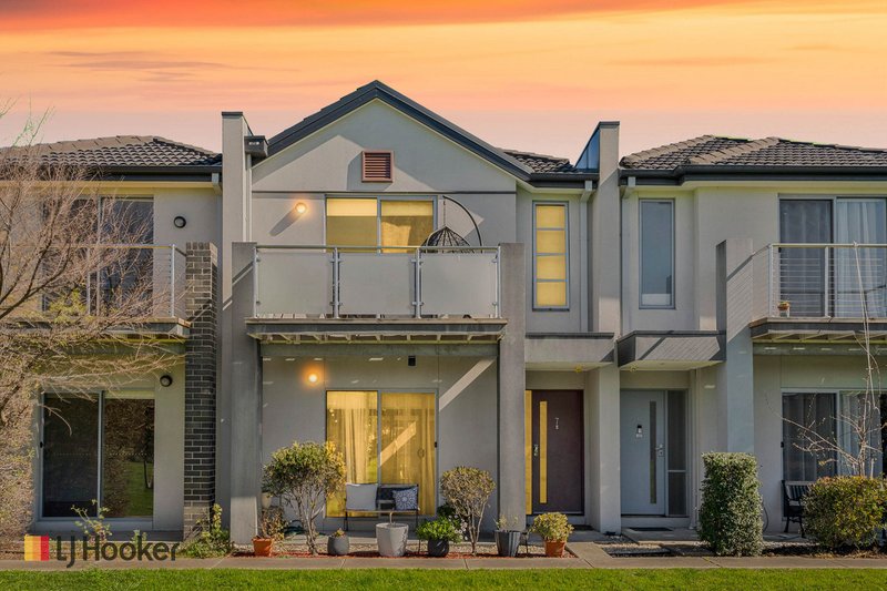 Photo - 7 Angeline Way, Craigieburn VIC 3064 - Image 1