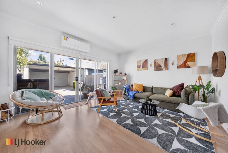 Photo - 7 Angeline Way, Craigieburn VIC 3064 - Image 4