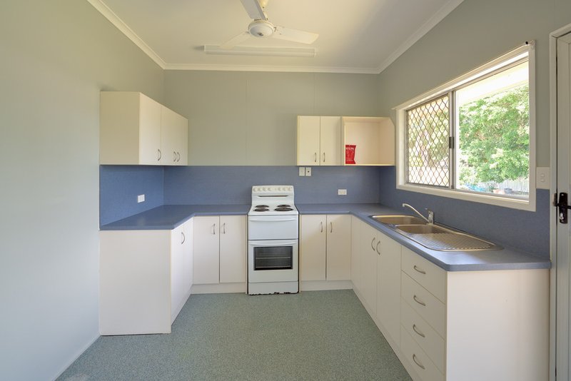 Photo - 7 Angler Street, Toolooa QLD 4680 - Image 4