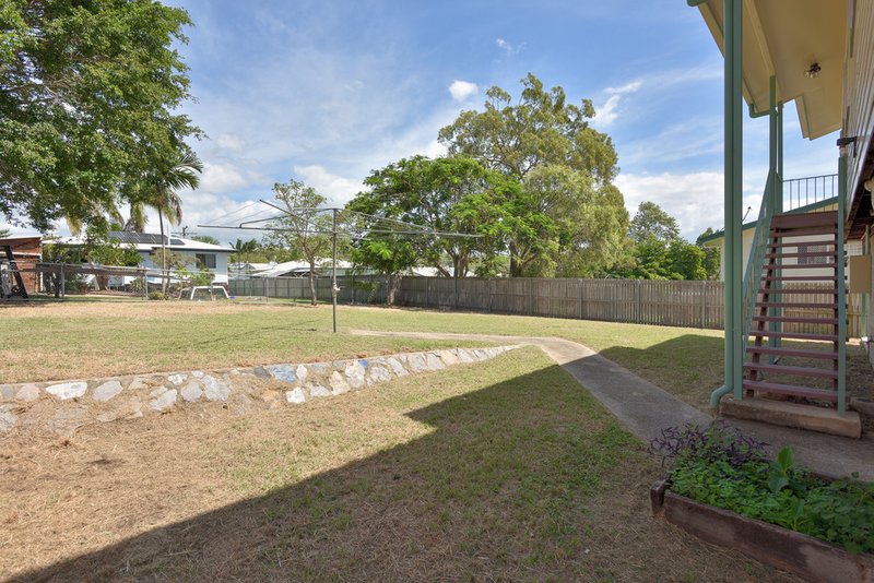 Photo - 7 Angler Street, Toolooa QLD 4680 - Image 18