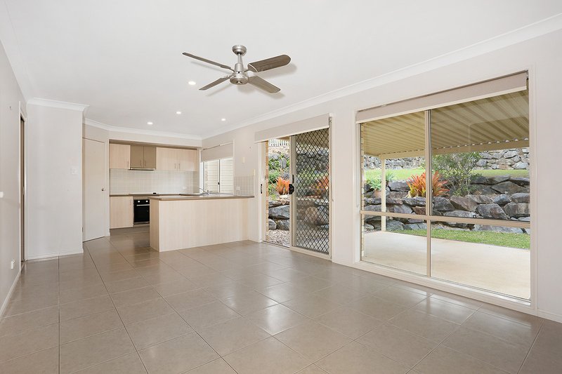 Photo - 7 Angourie Crescent, Pacific Pines QLD 4211 - Image 2