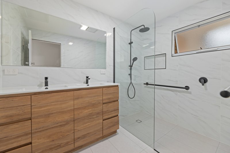 Photo - 7 Ann Street, Kallangur QLD 4503 - Image 5