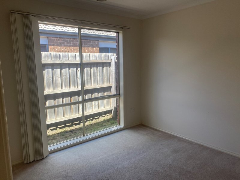 Photo - 7 Annandale Mews, Point Cook VIC 3030 - Image 7