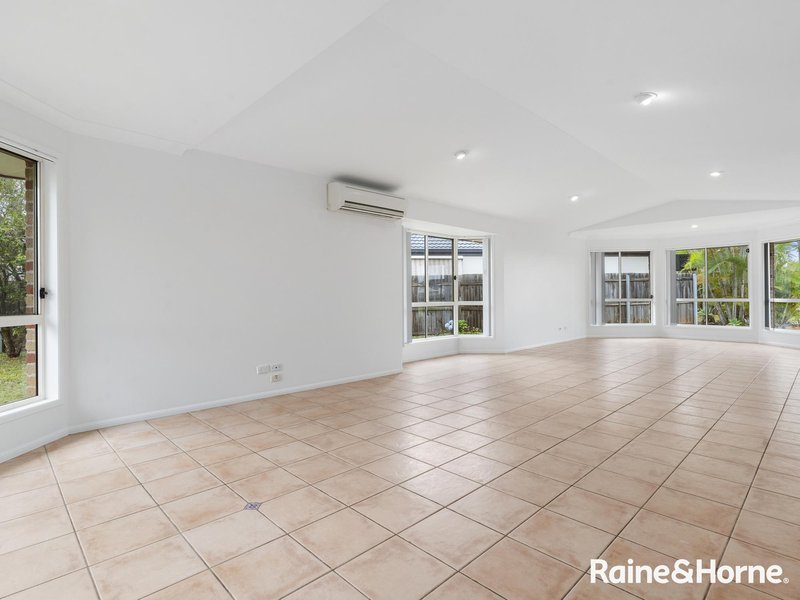 Photo - 7 Applecross Close, Victoria Point QLD 4165 - Image 3