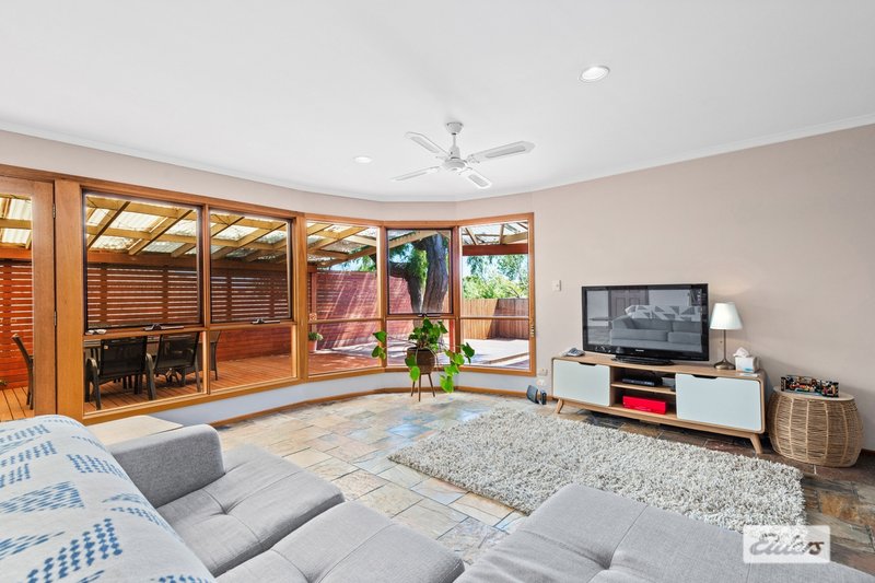 Photo - 7 Arachne Drive, Hallett Cove SA 5158 - Image 2