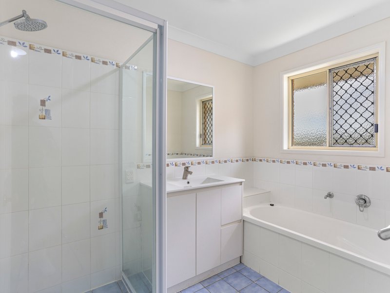 Photo - 7 Ardennes Close, Mansfield QLD 4122 - Image 9