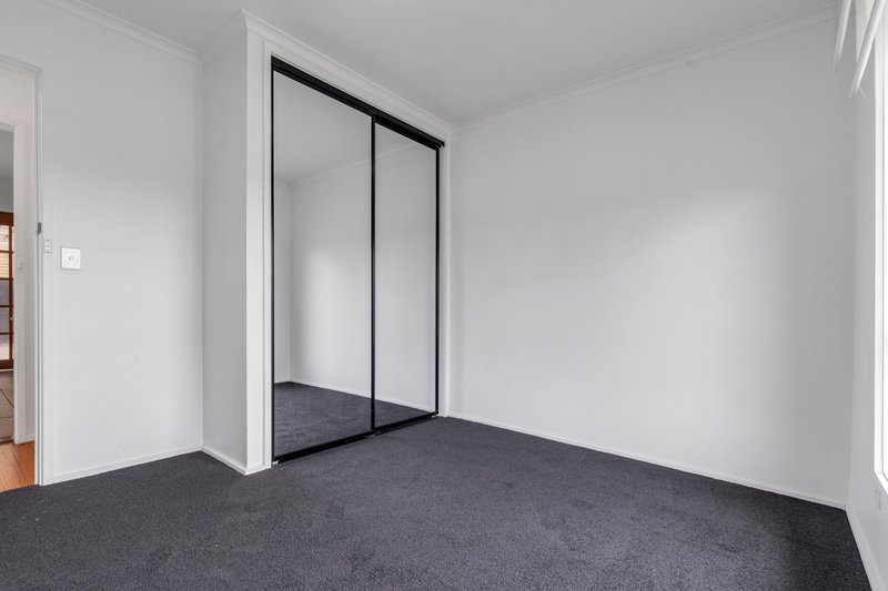 Photo - 7 Aris Court, Craigieburn VIC 3064 - Image 5