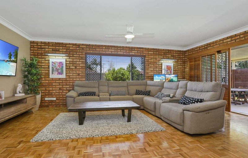 Photo - 7 Arrakune Crescent, Kallangur QLD 4503 - Image 4