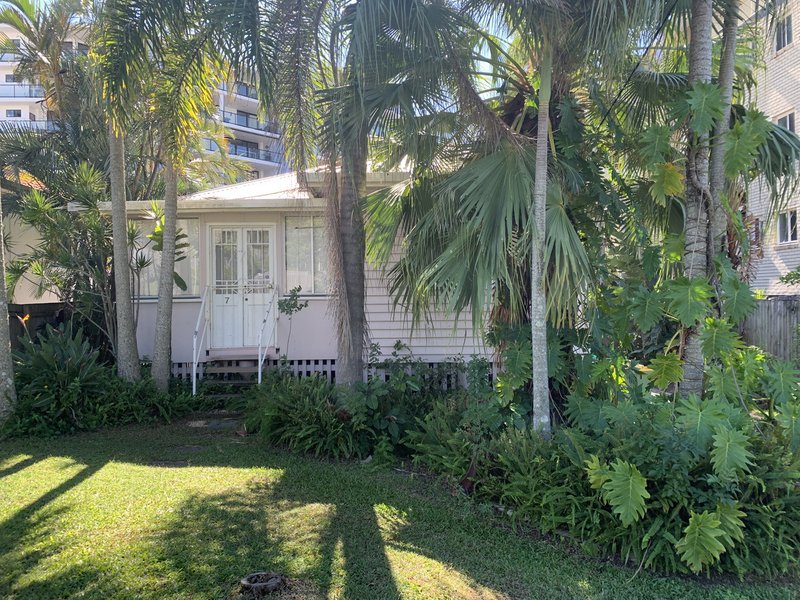 Photo - 7 Arthur Street, Kings Beach QLD 4551 - Image 8