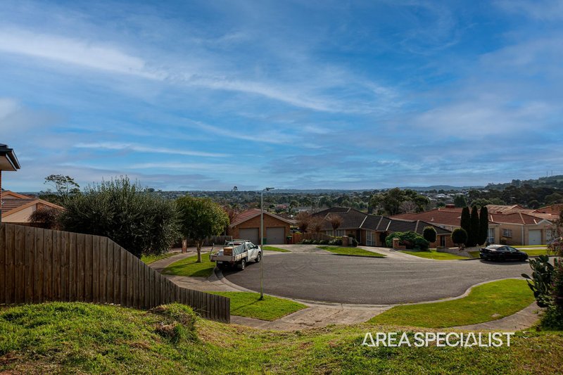 Photo - 7 Ashford Court, Berwick VIC 3806 - Image 2