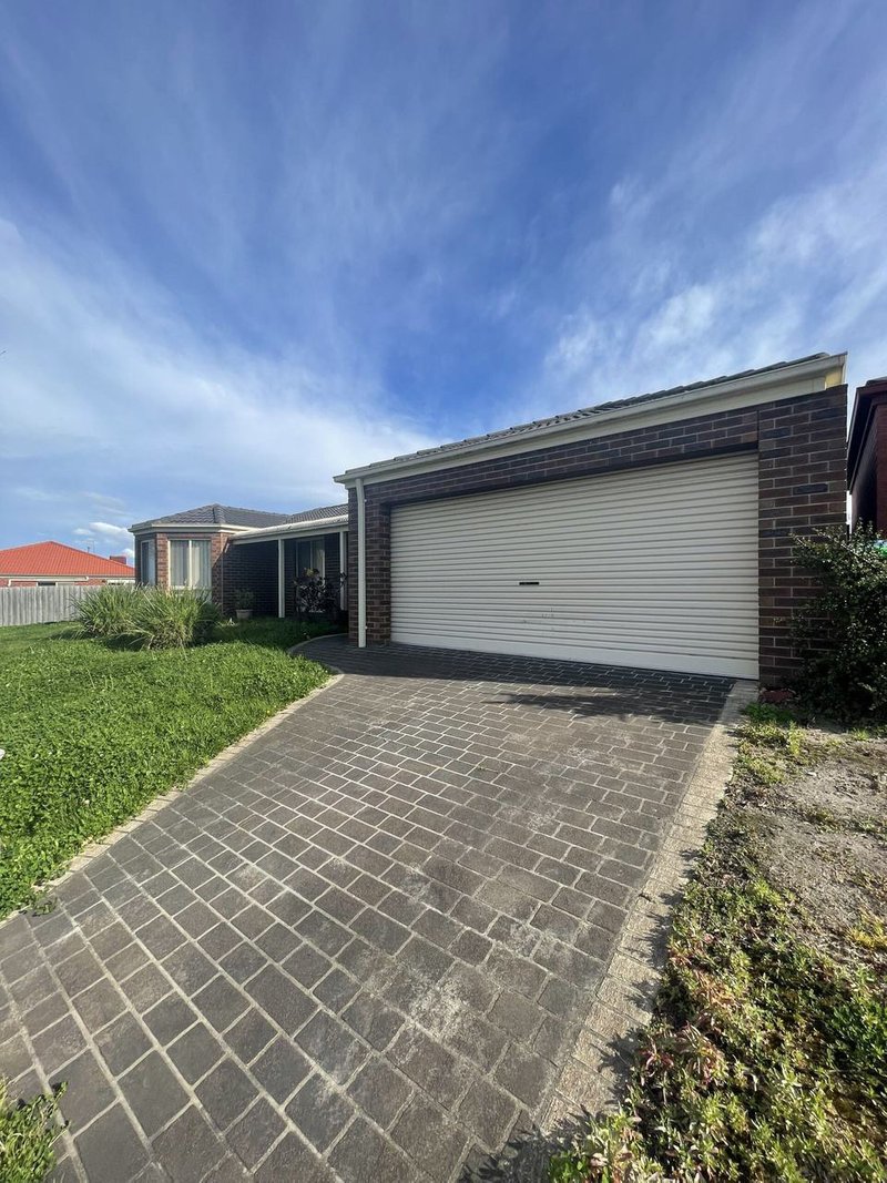 Photo - 7 Ashmore Avenue, Narre Warren South VIC 3805 - Image 3