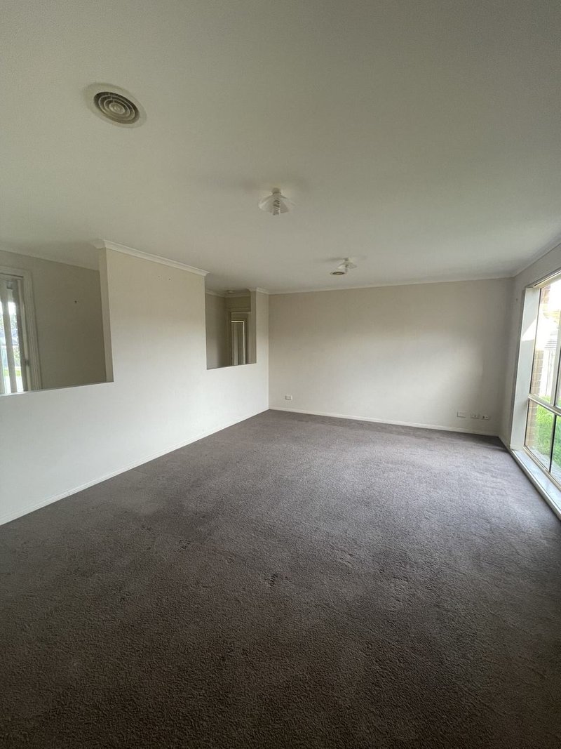 Photo - 7 Ashmore Avenue, Narre Warren South VIC 3805 - Image 9