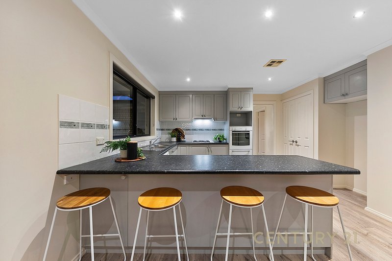 Photo - 7 Ashwood Grove, Pakenham VIC 3810 - Image 10