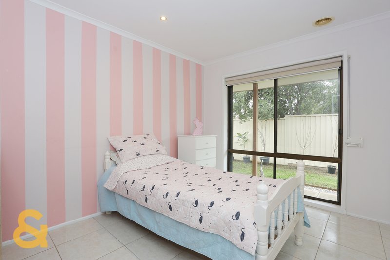 Photo - 7 Aster Close, Meadow Heights VIC 3048 - Image 8