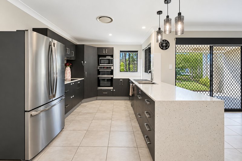 Photo - 7 Atlantic Drive, Loganholme QLD 4129 - Image 5