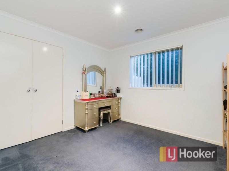 Photo - 7 Aveley Place, Cranbourne East VIC 3977 - Image 4