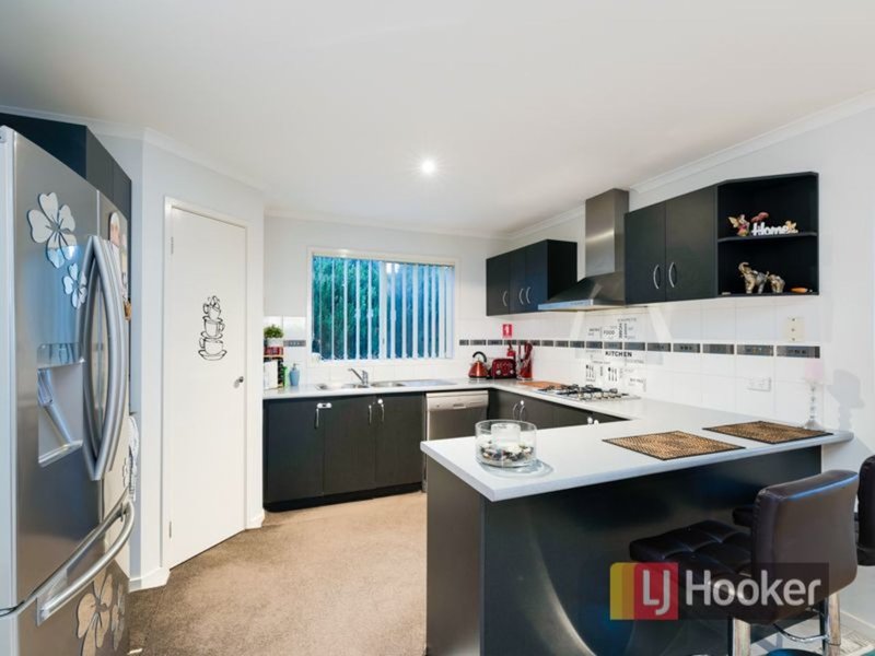 Photo - 7 Aveley Place, Cranbourne East VIC 3977 - Image 8