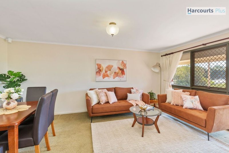 Photo - 7 Balandra Street, Hallett Cove SA 5158 - Image 4