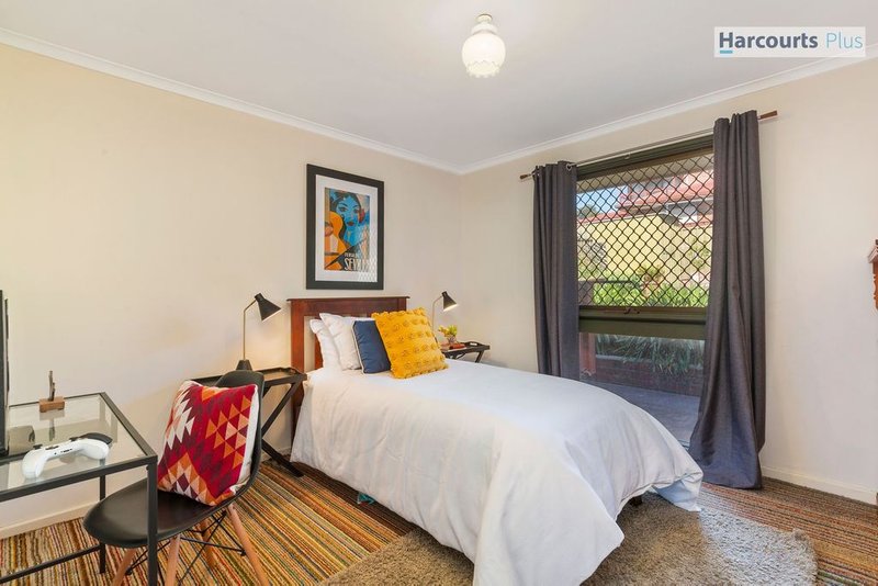 Photo - 7 Balandra Street, Hallett Cove SA 5158 - Image 10