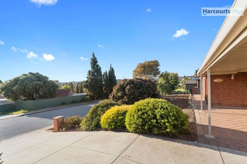 Photo - 7 Balandra Street, Hallett Cove SA 5158 - Image 3