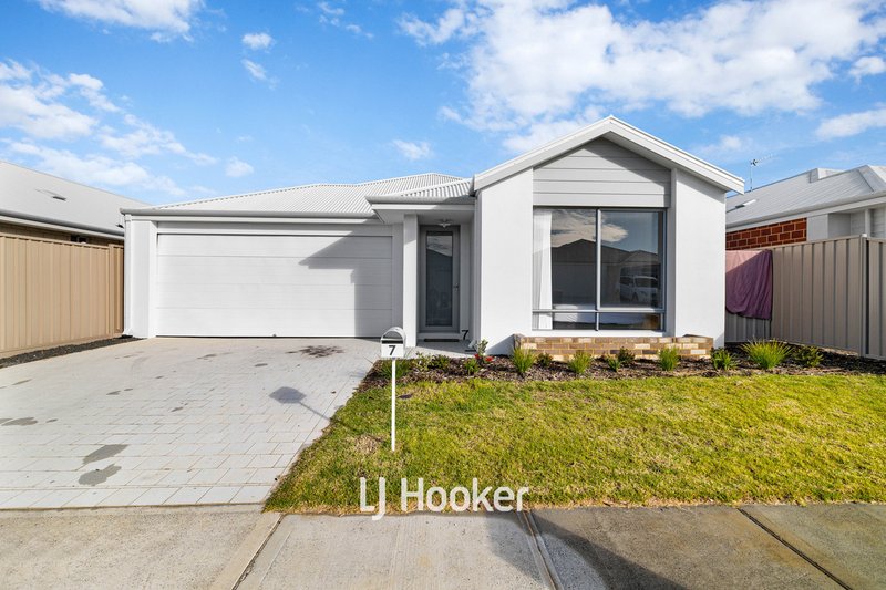 Photo - 7 Ballas Approach, Dalyellup WA 6230 - Image 1