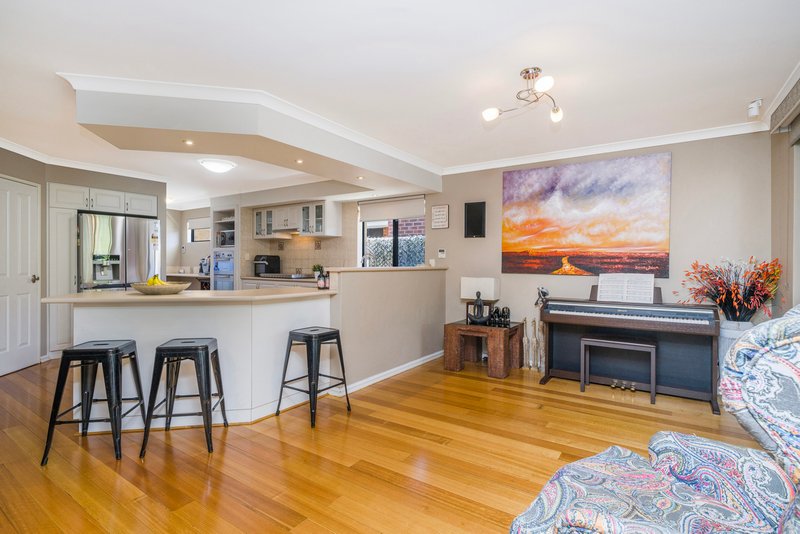 Photo - 7 Bandin Place, Maida Vale WA 6057 - Image 11