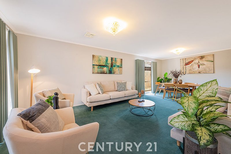 Photo - 7 Banjo Paterson Avenue, Oakleigh East VIC 3166 - Image 2