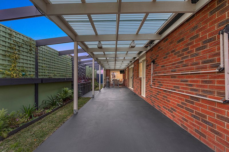 Photo - 7 Banksia Grove, Pakenham VIC 3810 - Image 6