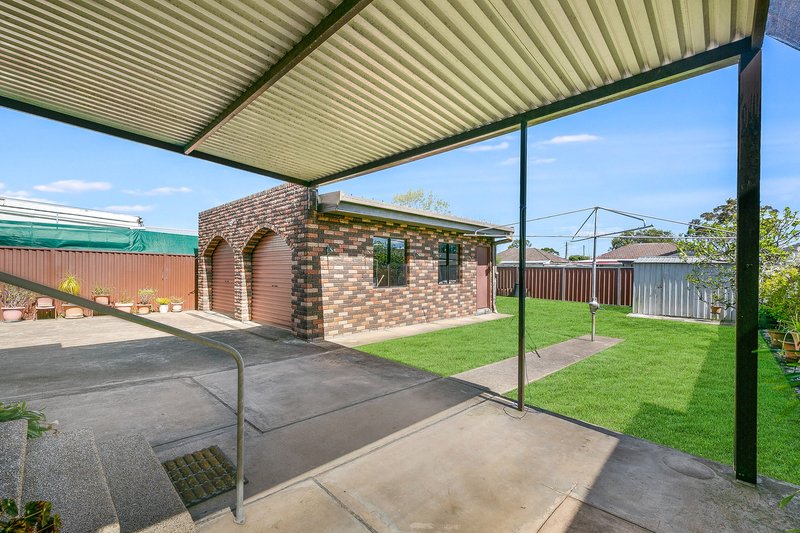 Photo - 7 Barkley Street, Carramar NSW 2163 - Image 8