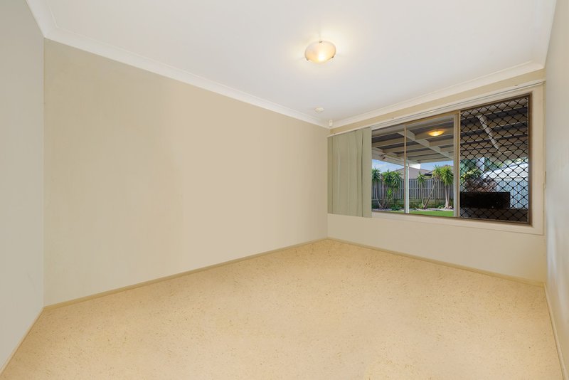 Photo - 7 Barlee Place, Aspley QLD 4034 - Image 11