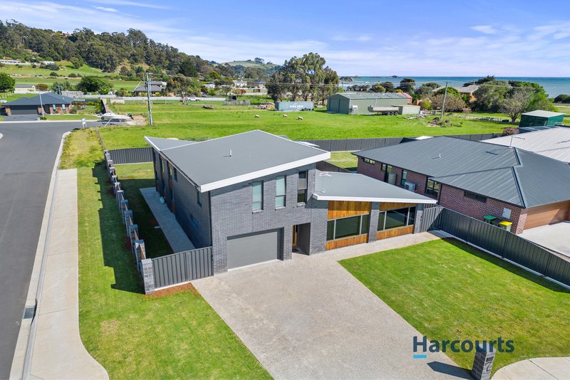 Photo - 7 Barleen Place, West Ulverstone TAS 7315 - Image 2