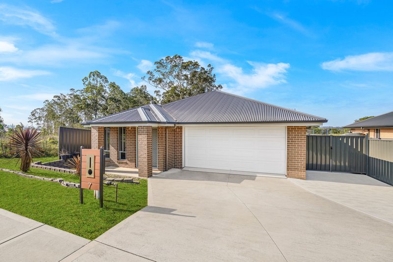 7 Barn Owl Avenue, Wadalba NSW 2259