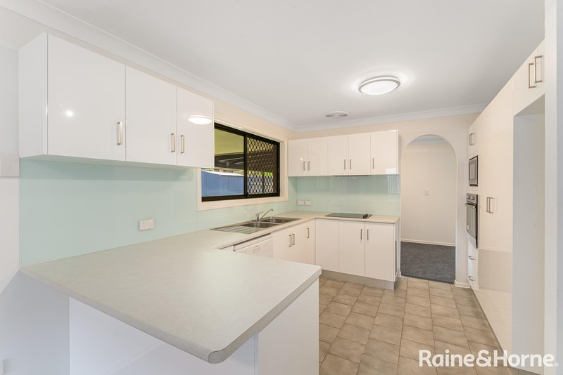 Photo - 7 Barnard Street, Carindale QLD 4152 - Image 5