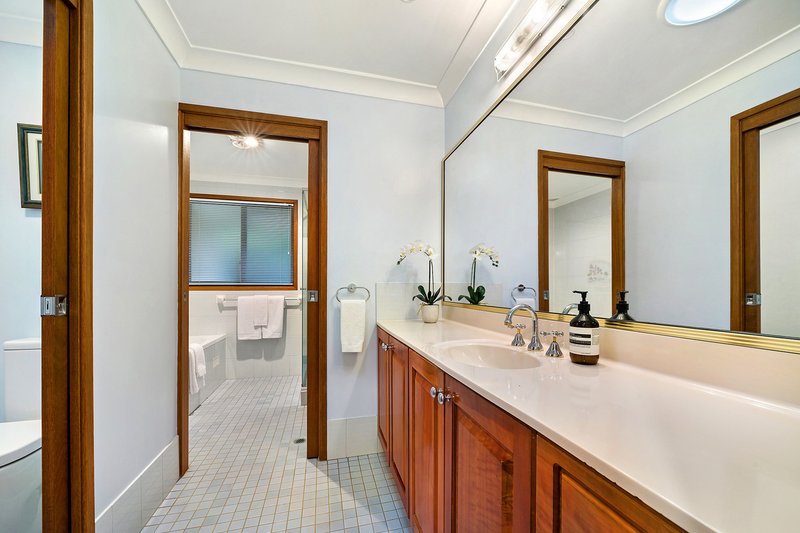 Photo - 7 Barossa Court, Baulkham Hills NSW 2153 - Image 9