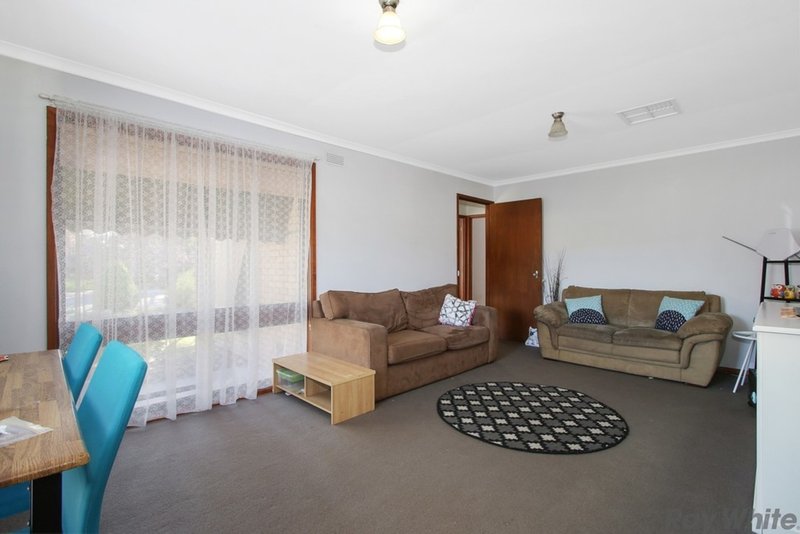 Photo - 7 Barrington Street, Benalla VIC 3672 - Image 6