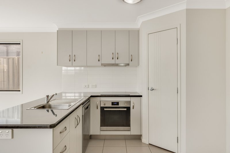 Photo - 7 Barron Lane, Glenvale QLD 4350 - Image 4
