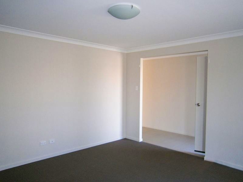 Photo - 7 Basalt Street, Caboolture QLD 4510 - Image 3