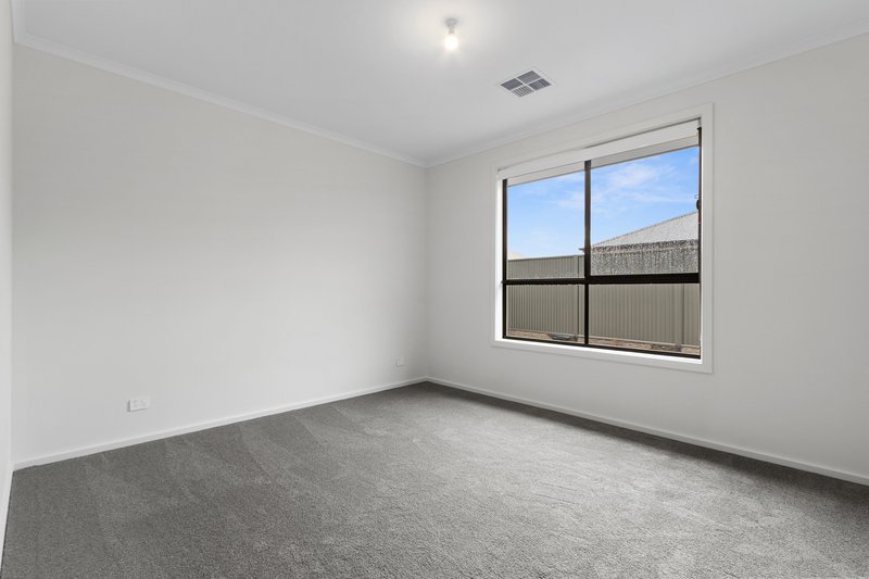 Photo - 7 Basedow Drive, Roseworthy SA 5371 - Image 2