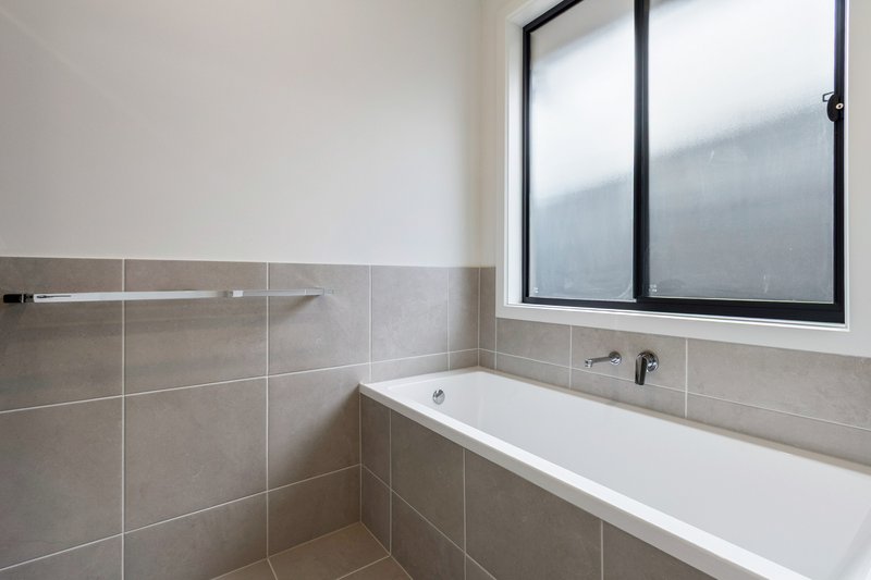 Photo - 7 Basedow Drive, Roseworthy SA 5371 - Image 6