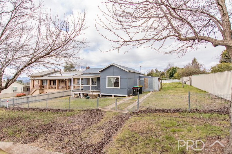 Photo - 7 Batlow Avenue, Batlow NSW 2730 - Image 2