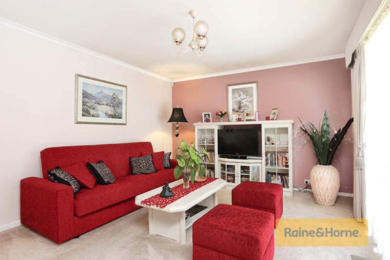 Photo - 7 Baynton Crescent, Roxburgh Park VIC 3064 - Image 2