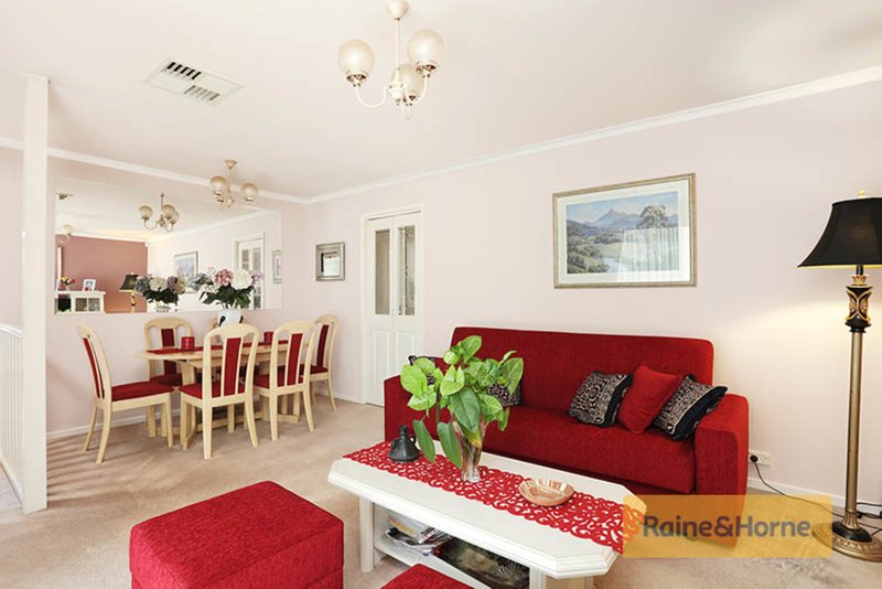 Photo - 7 Baynton Crescent, Roxburgh Park VIC 3064 - Image 4