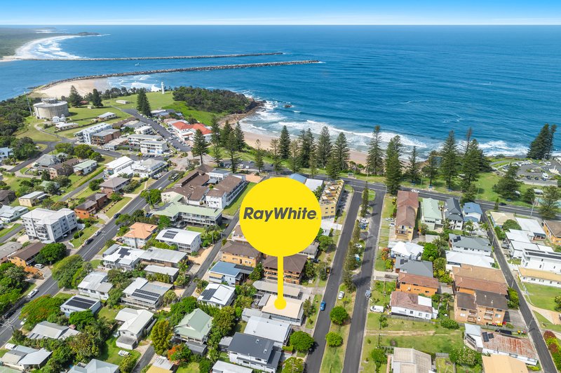 7 Beach Street, Yamba NSW 2464