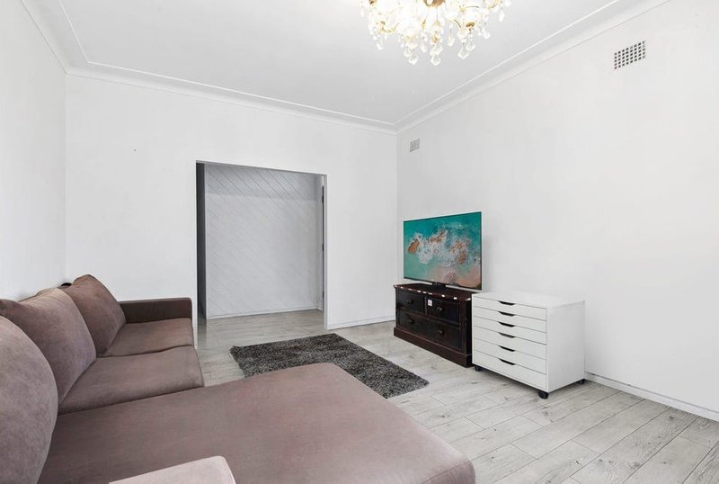 Photo - 7 Beacon Hill Road, Beacon Hill NSW 2100 - Image 4