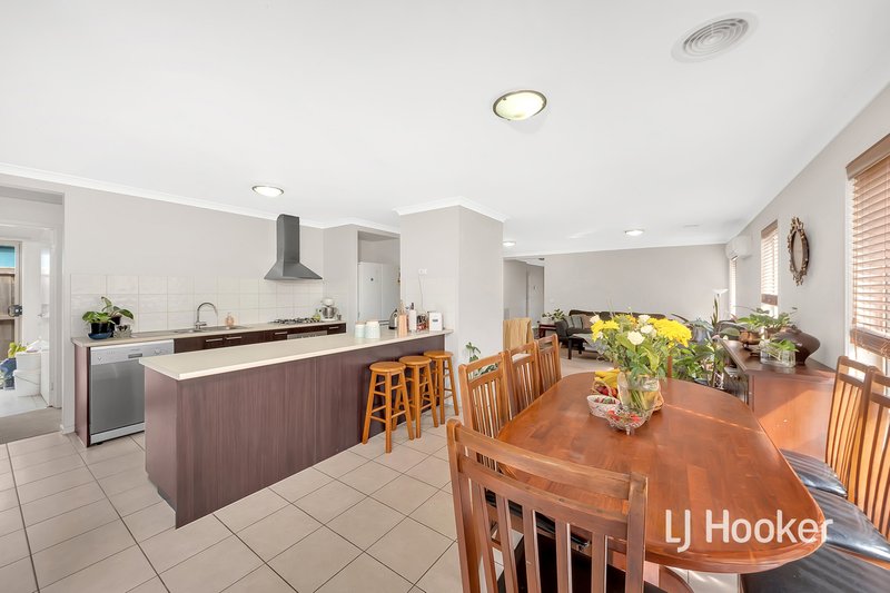 Photo - 7 Beagle Street, Tarneit VIC 3029 - Image 2