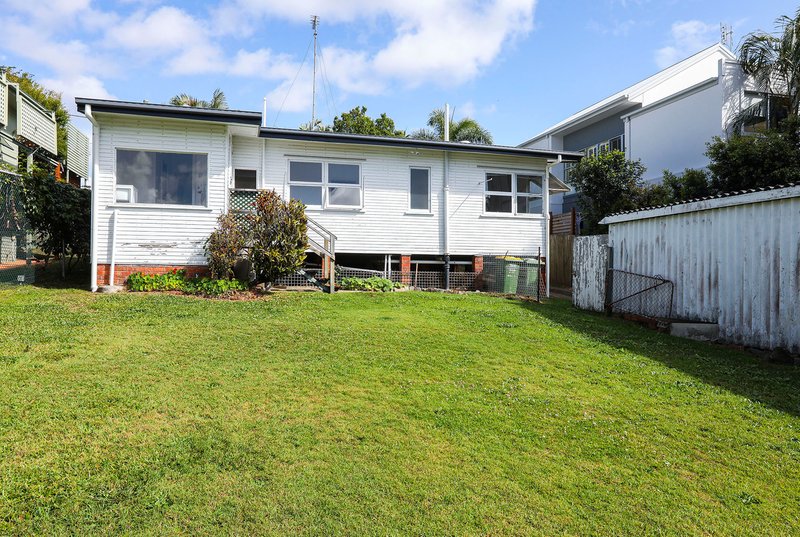 Photo - 7 Beatty Street, Southport QLD 4215 - Image 4