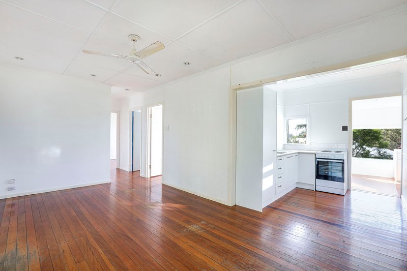 Photo - 7 Beatty Street, Southport QLD 4215 - Image 7