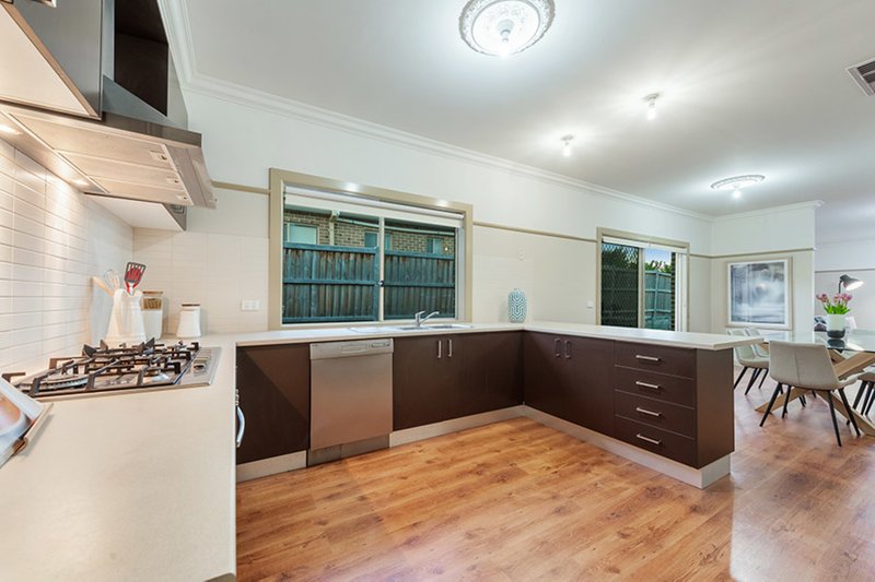 Photo - 7 Beau Vista Drive, Craigieburn VIC 3064 - Image 3