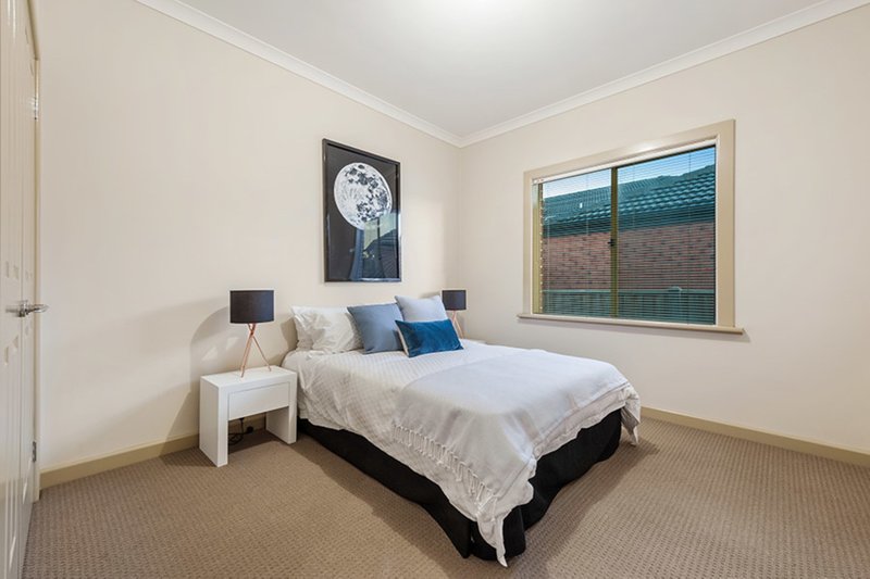 Photo - 7 Beau Vista Drive, Craigieburn VIC 3064 - Image 9