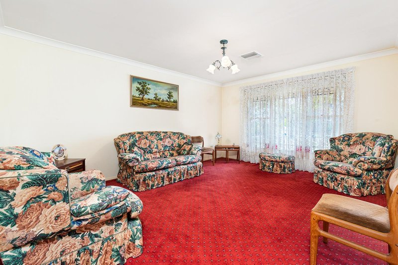 Photo - 7 Beaumaris Avenue, Castle Hill NSW 2154 - Image 5